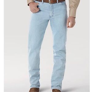Men’s Wrangler jeans cowboy cut light wash